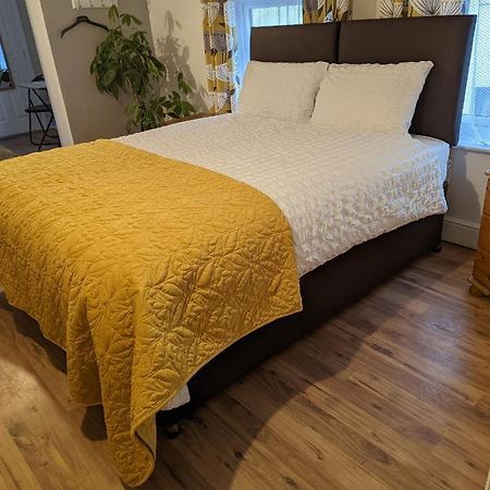 Gull Wing Guesthouse Лоустофт Экстерьер фото