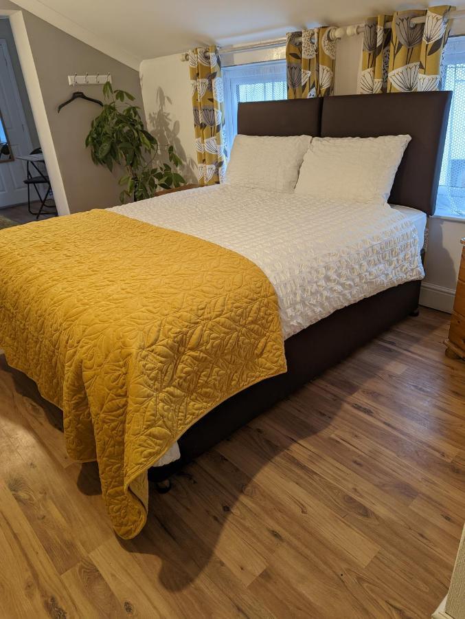 Gull Wing Guesthouse Лоустофт Экстерьер фото